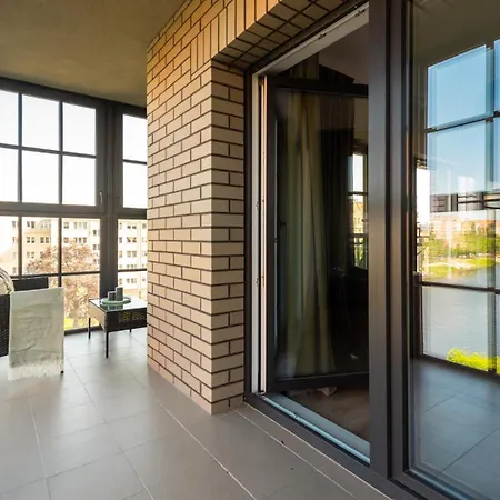 Flatbook - Riverside Loft With Parking * Gdaňsk