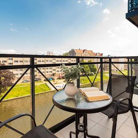 Flatbook - Riverside Loft With Parking *