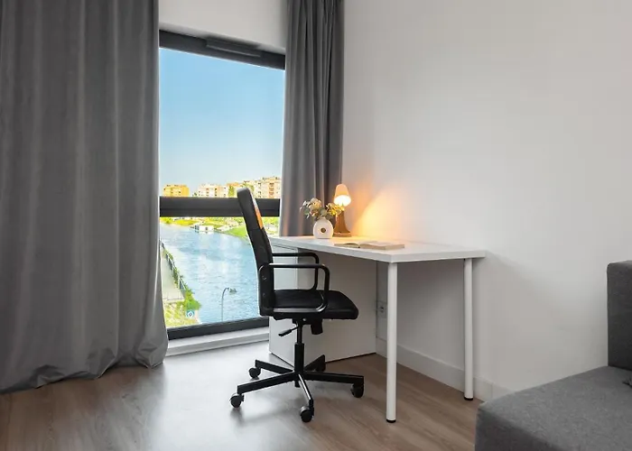 Daire Flatbook - Riverside Loft With Parking Gdansk