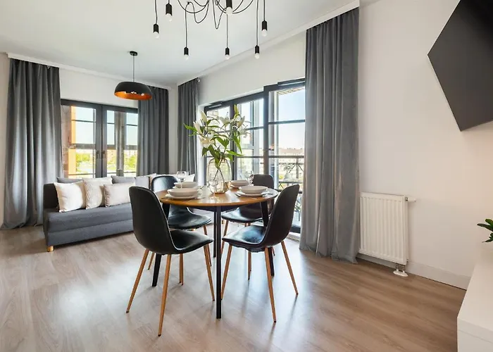 Flatbook - Riverside Loft With Parking